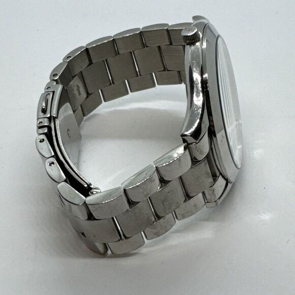 Michael Kors Slim Runway MK3178 Women's Silver Analog Dial Quartz Watch JNA609 - Picture 11 of 11